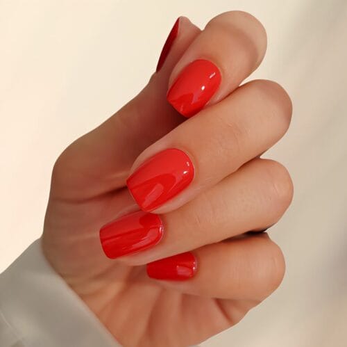 mon-paris-red-uv-nagelfolien-manifix-hand