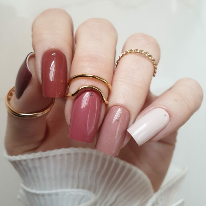 jadore-rainbow-uv-nagelfolien-manifix-hand