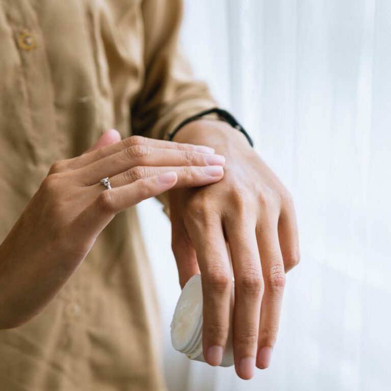 manifix hilft gegen Rillen auf Fingernagel 02