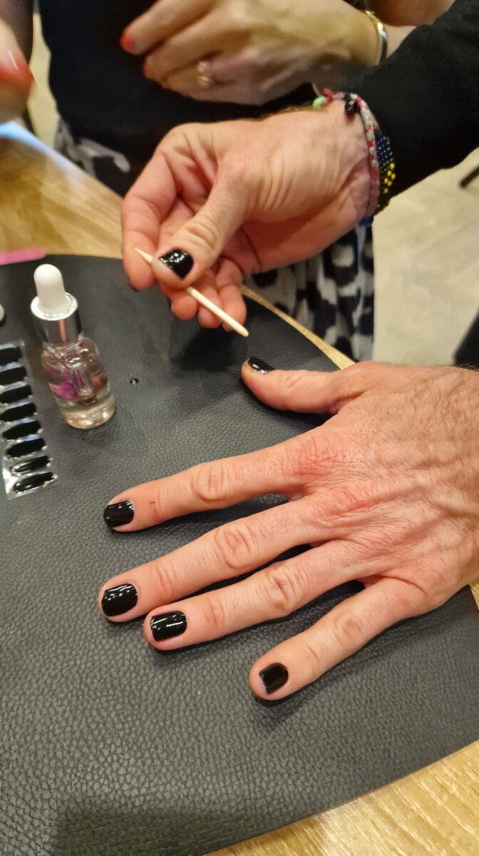 warum sollten maenner keinen nagellack tragen 02